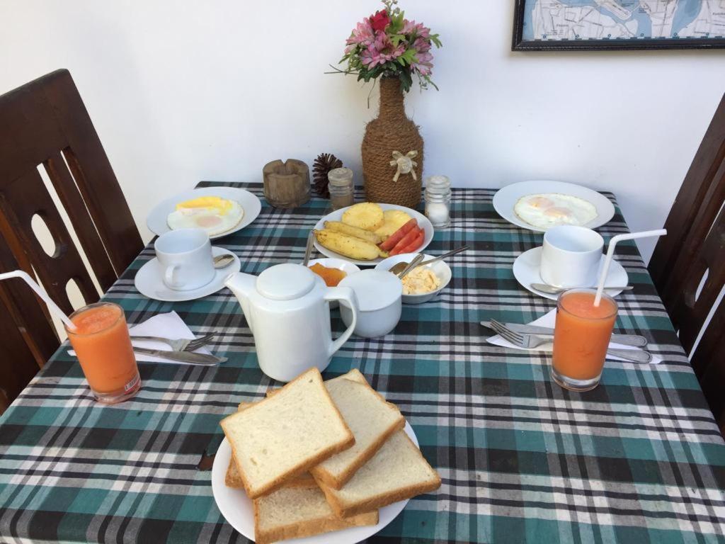 Anna Tourist Inn ネゴンボ エクステリア 写真