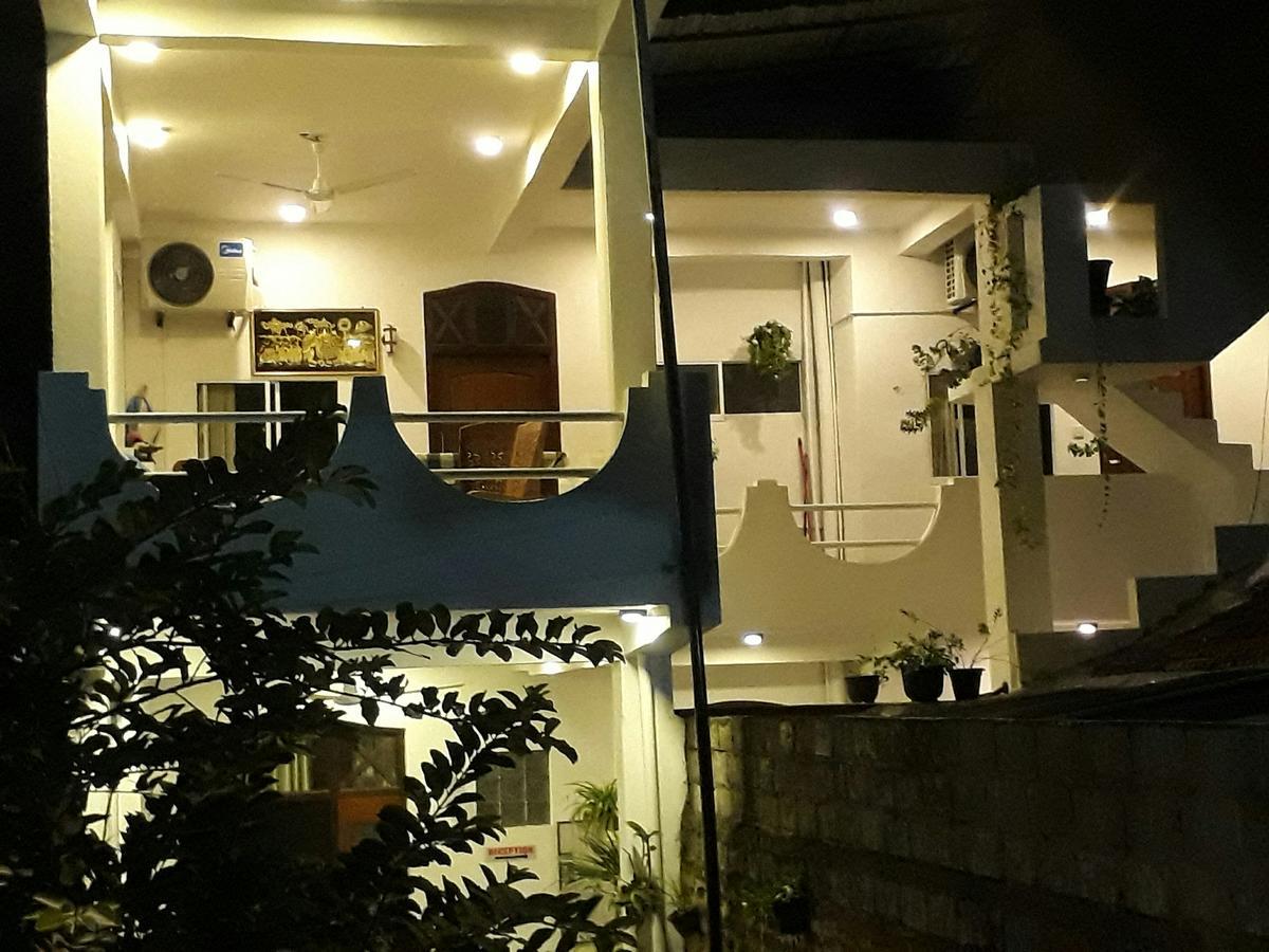 Anna Tourist Inn ネゴンボ エクステリア 写真